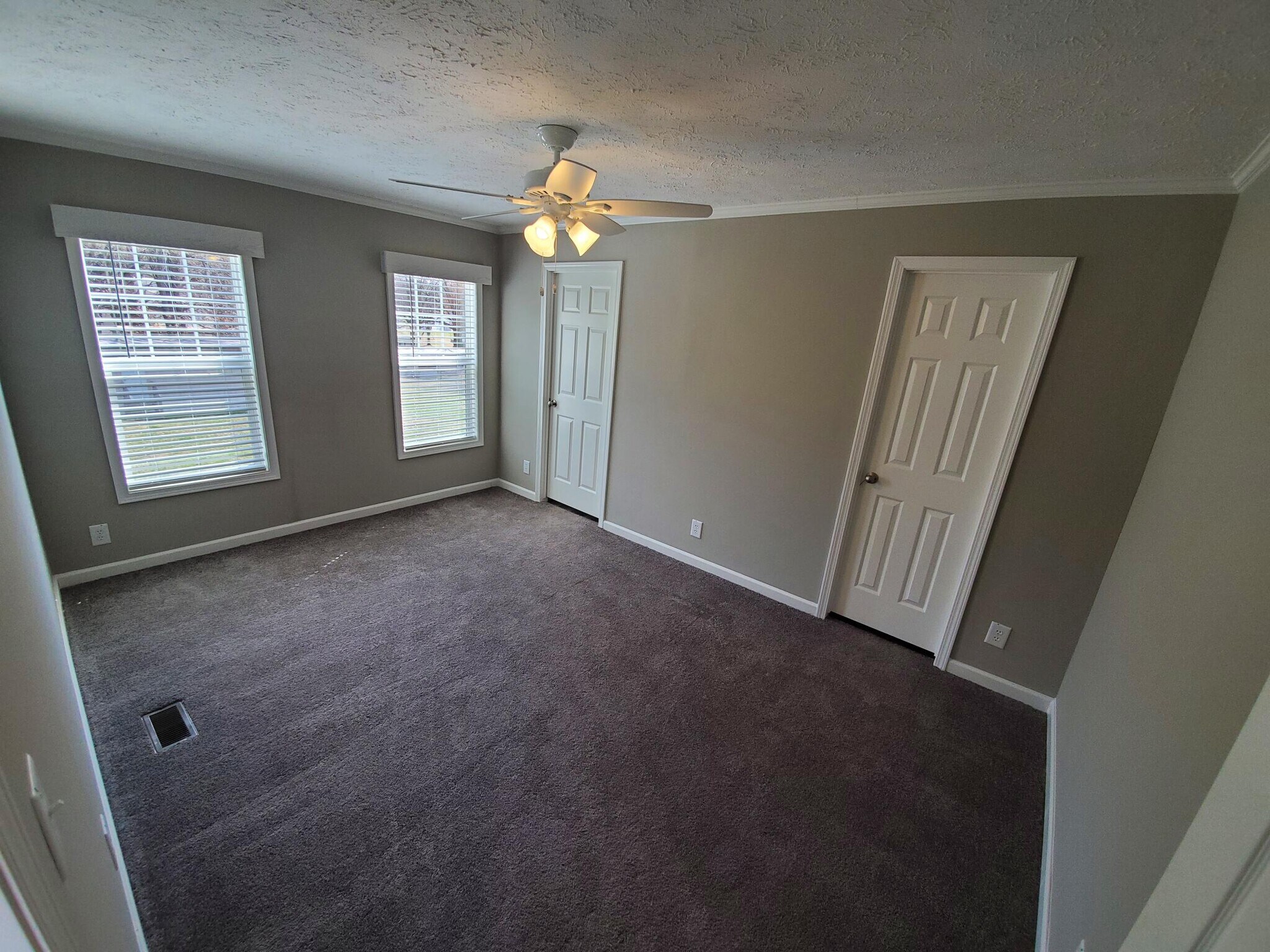 Building Photo - 252 Field Pine Dr