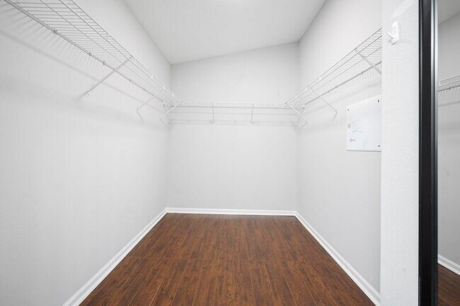 Building Photo - 843 Bonaparte Landing Ct