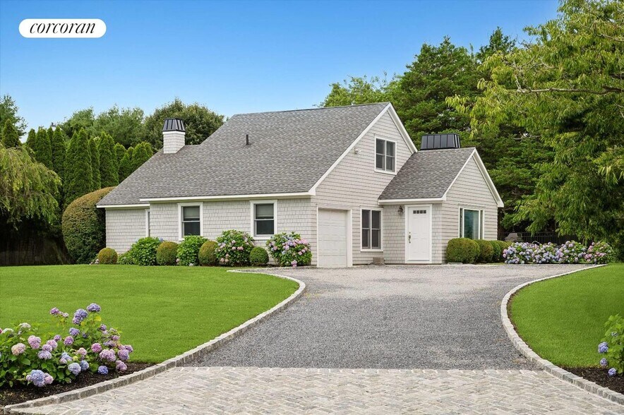 Primary Photo - 3 Carriage Ln