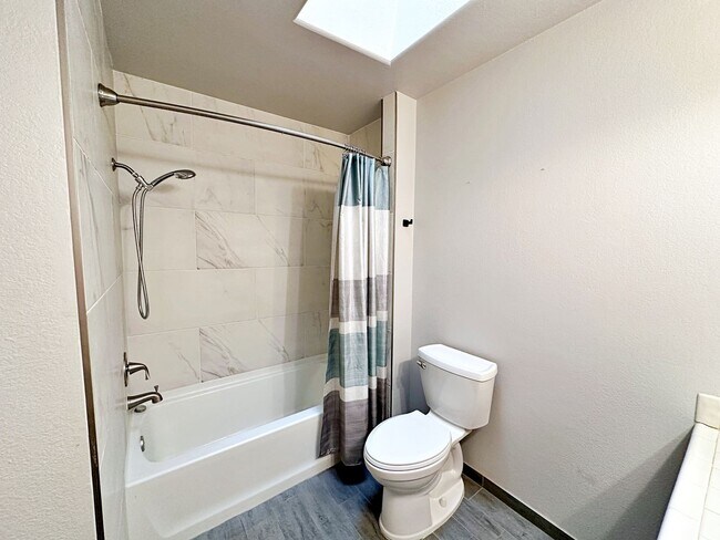 Building Photo - 1 MONTH FREE!!! 2 BEDROOM SINGLE STORY TOWNHOME 55+ COMMUNITY
