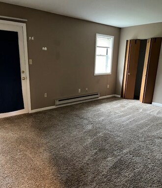 Building Photo - 125 Pickwick Pl