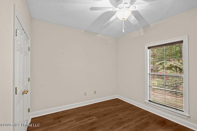 Building Photo - 102 Avery Forest
