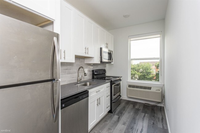 Building Photo - 1629 W Girard Ave