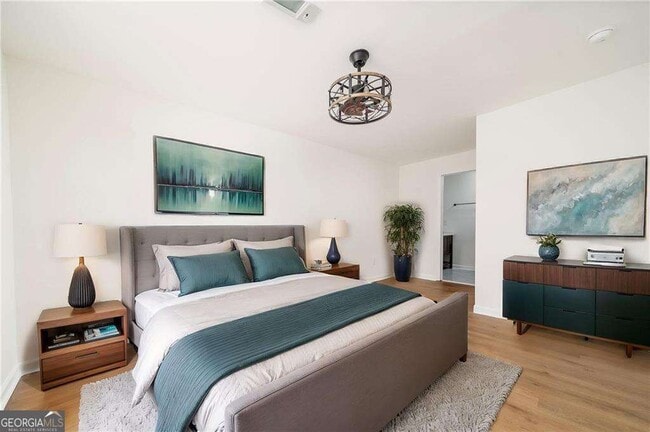 Building Photo - 2215 Gordon Cir