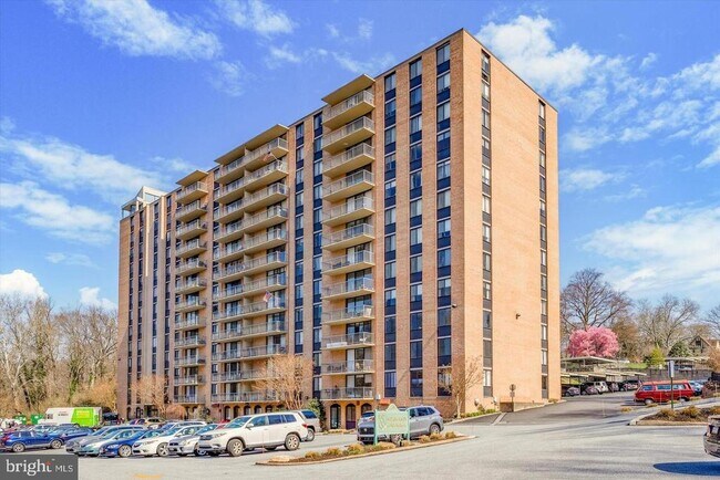 Building Photo - 801 Yale Ave