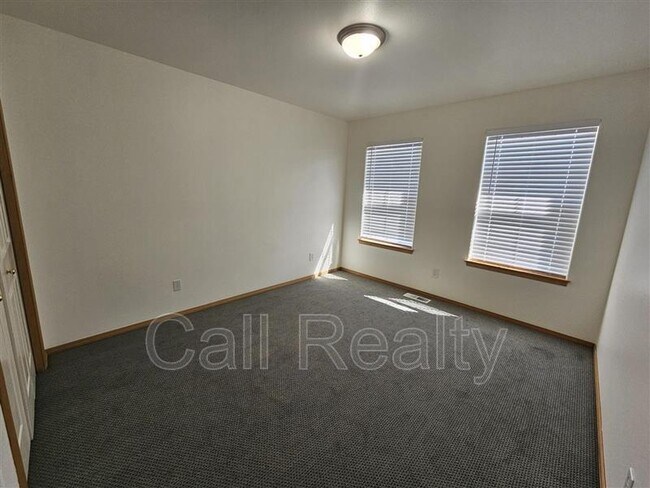 Building Photo - 1021 Malvern St