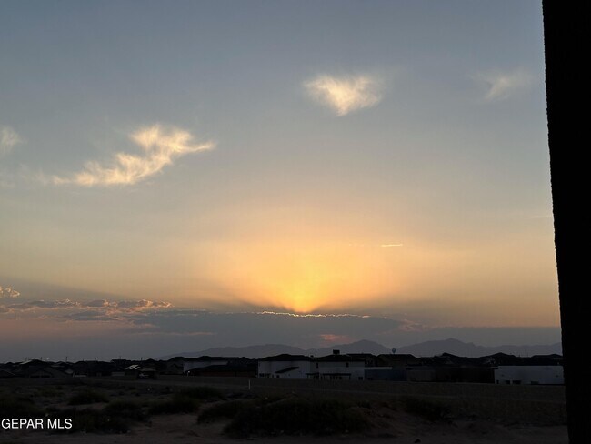 Building Photo - 1088 Nepal Sky St