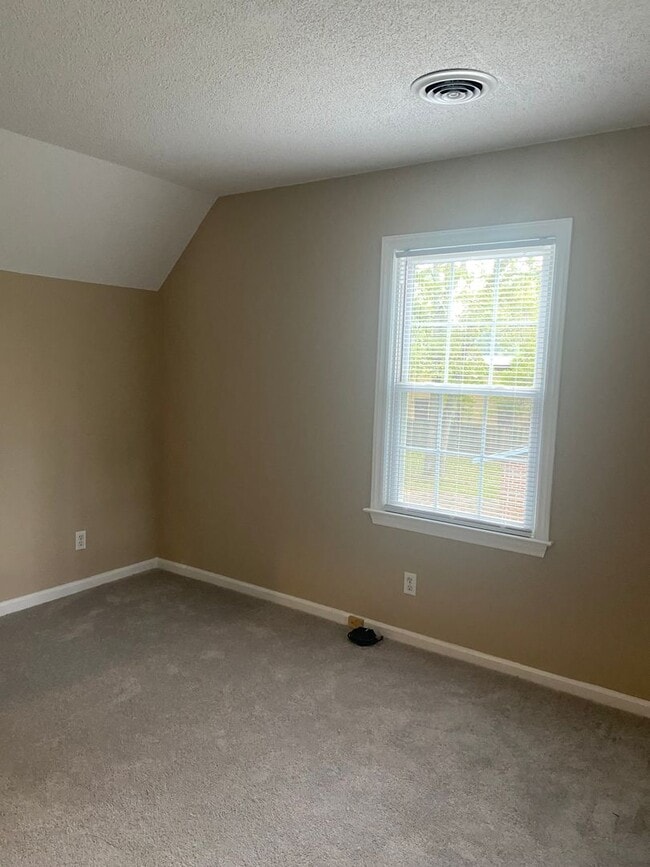 Building Photo - Charming 3 bed 2 bath Cape Cod for rent