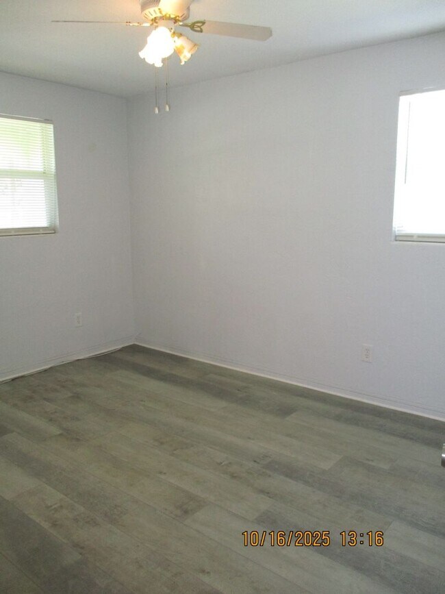 Building Photo - Charming 3 bedroom 2 bathroom Holly Hill