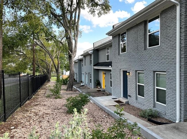 2 Manor Rd 6211 Manor Rd - 6211 Manor Rd Austin TX 78723 | Apartment Finder