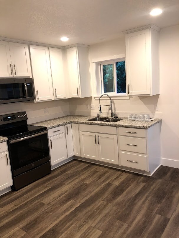 Building Photo - 6361 SW Southwood Dr