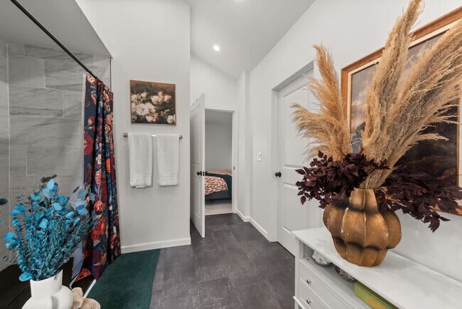 Building Photo - 4040 W 158th St