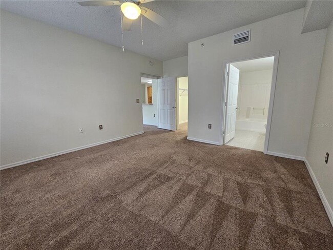 Building Photo - 5552 Bentgrass Dr