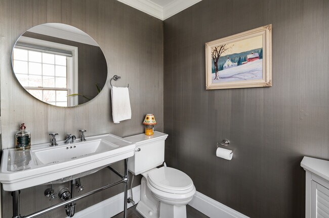 Building Photo - 187 Dolphin Cove Quay