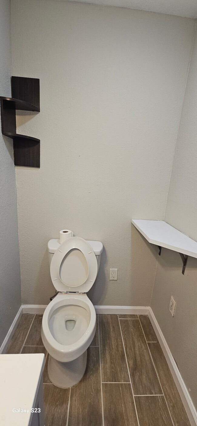 Building Photo - 4102 California Ave