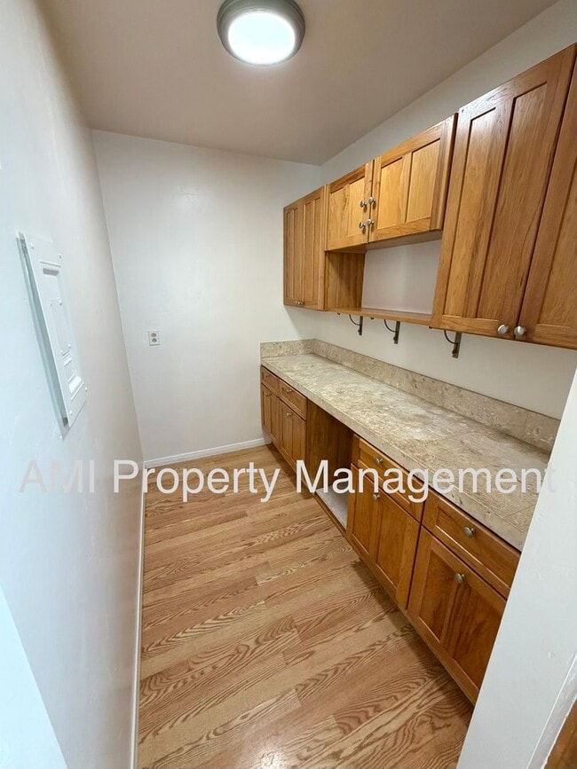 Building Photo - 2065 Eula Ln