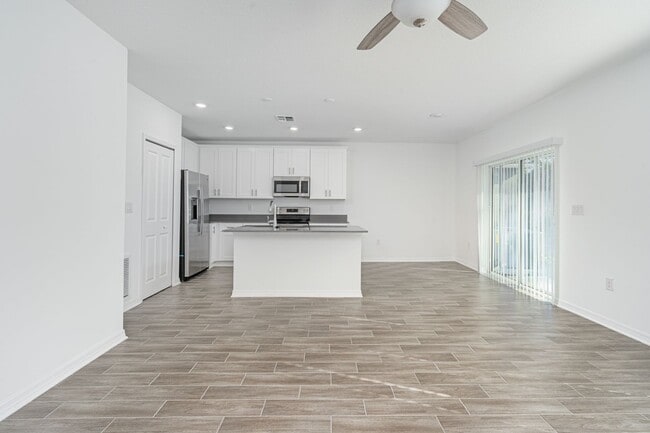 Building Photo - Welcome Home to the Preserve off LPGA