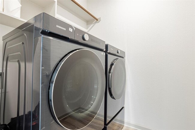 Building Photo - 228 Barton Oak Trl