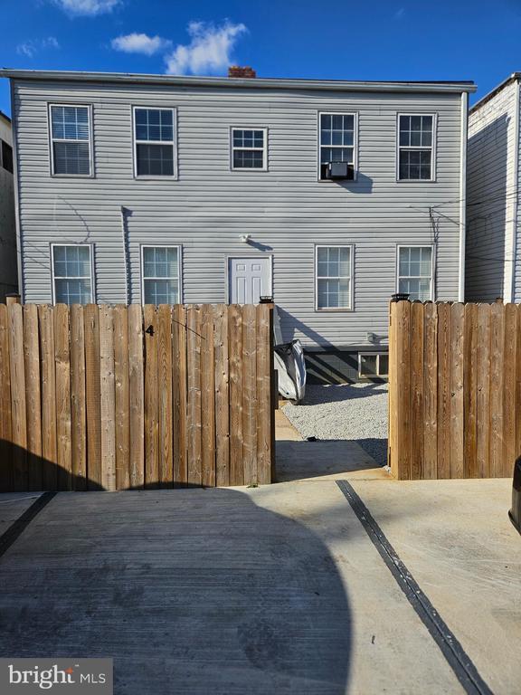 Building Photo - 1223 Simms Pl NE