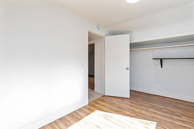 Building Photo - 5155