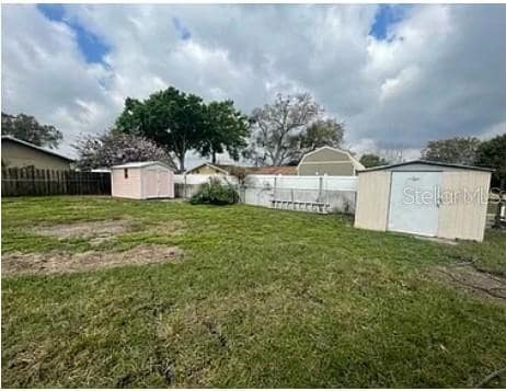 Building Photo - 1305 Carr Dr