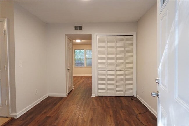 Building Photo - 5504 Estates Ct