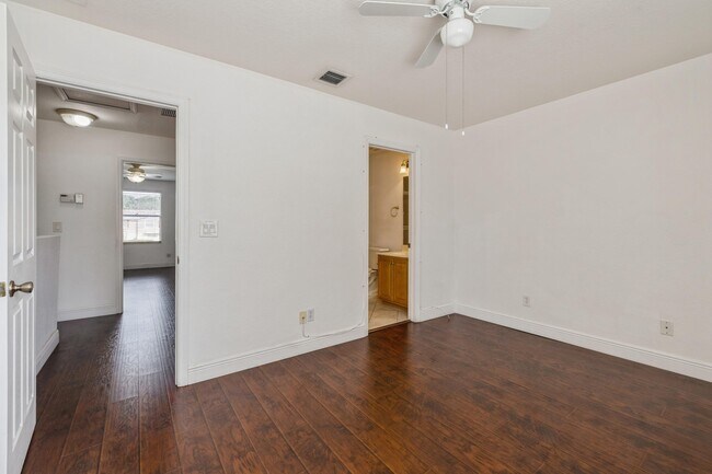 Building Photo - 22131 Majestic Woods Way