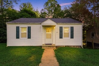 Building Photo - One Level Home Near University of Lynchburg