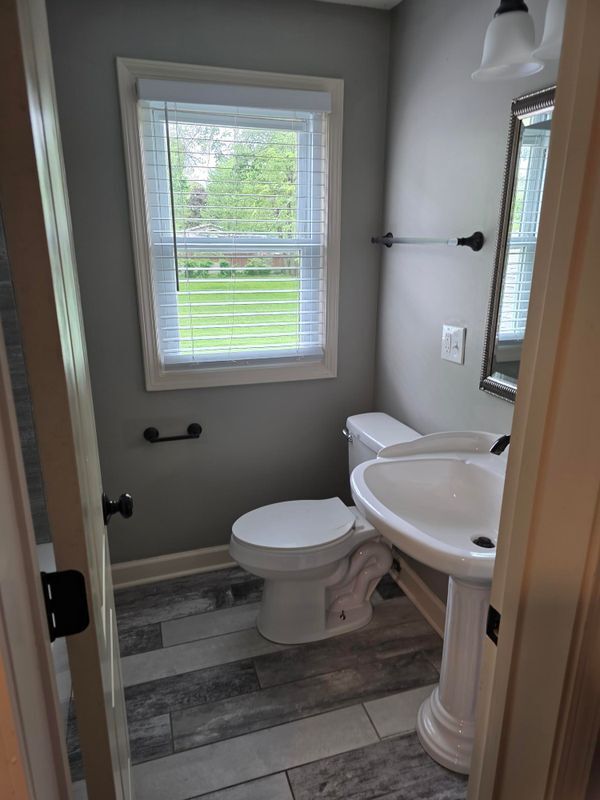 Building Photo - 10826 E Ayers Ave