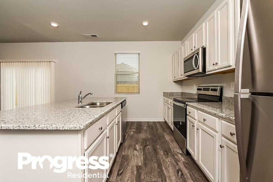 Building Photo - 445 Culloden Moor Dr