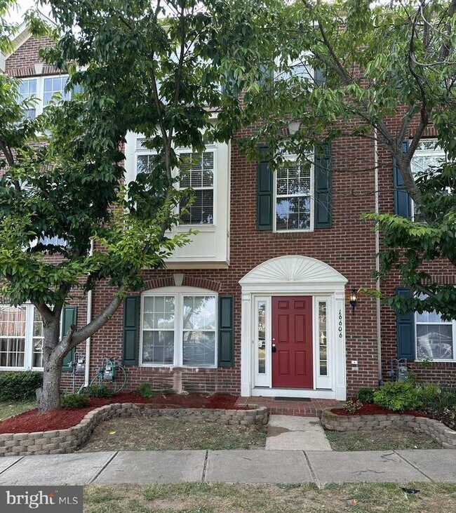 Building Photo - 16606 Barge Cir