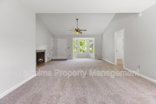 Building Photo - 3204 Blackwood Dr