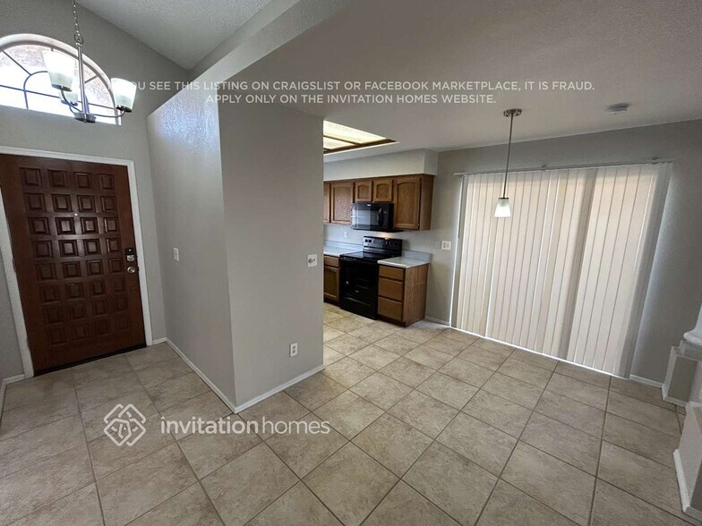 Building Photo - 7037 N 28th Dr