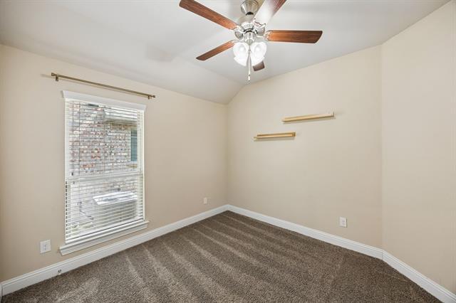 Building Photo - 945 Bluebird Way