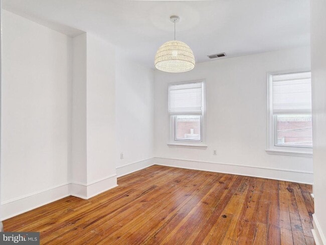 Building Photo - 1741 Sepviva St