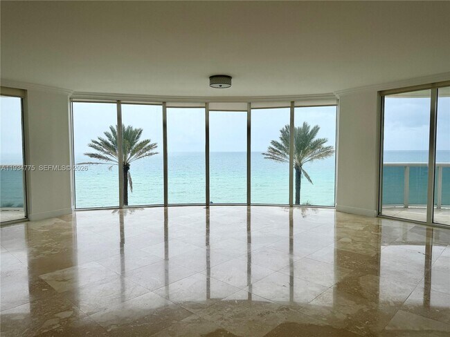 Building Photo - 17201 Collins Ave