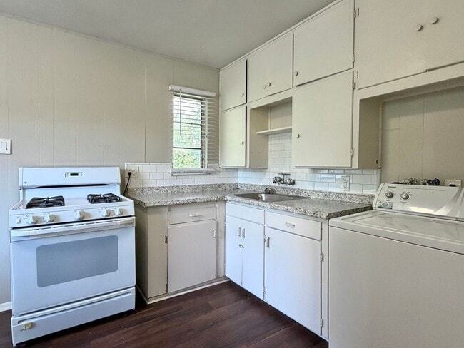 Building Photo - 1813 Wayne St