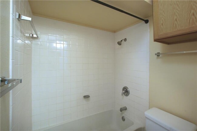 Building Photo - 507 Riverwood Dr