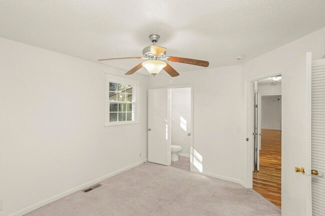 Building Photo - 5100 Colemont Dr