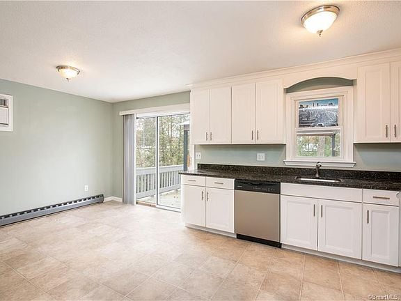 Building Photo - 7 Black Birch Rd