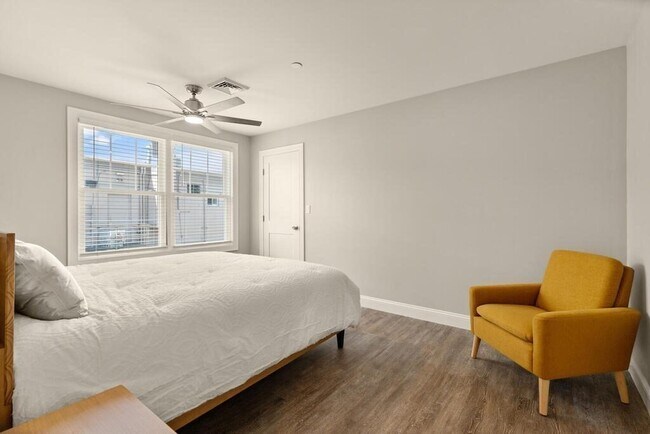 Building Photo - 149 Pleasant St