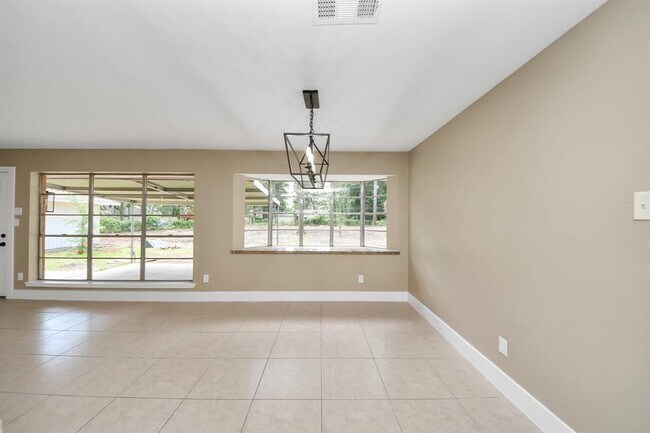 Building Photo - 11811 Campos Dr