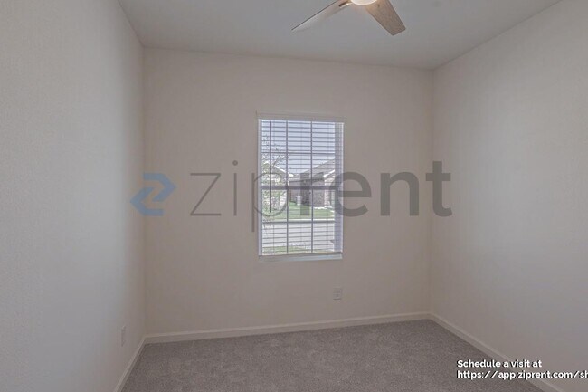 Building Photo - 4921 Redhead Dr