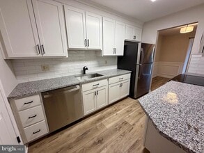 Building Photo - 405B Mulberry Cove