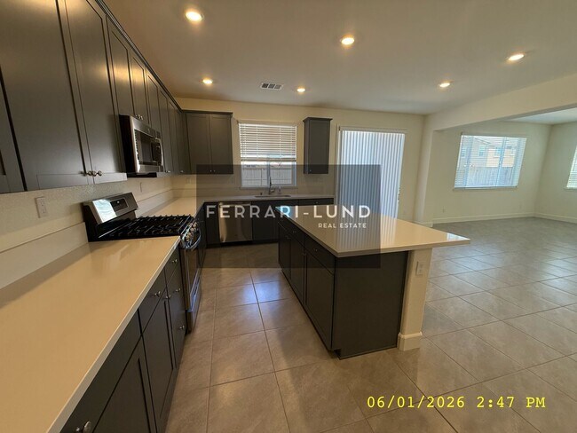 Building Photo - Newer 4 Bedroom Home with 2,367 Sq. Ft. of Living Space! - Kay DeAlba property!!