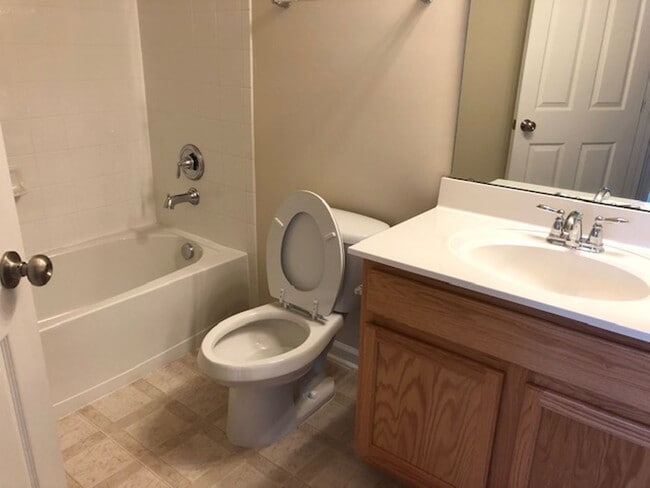 Building Photo - 3 Bedroom Townhome in Waynesboro!