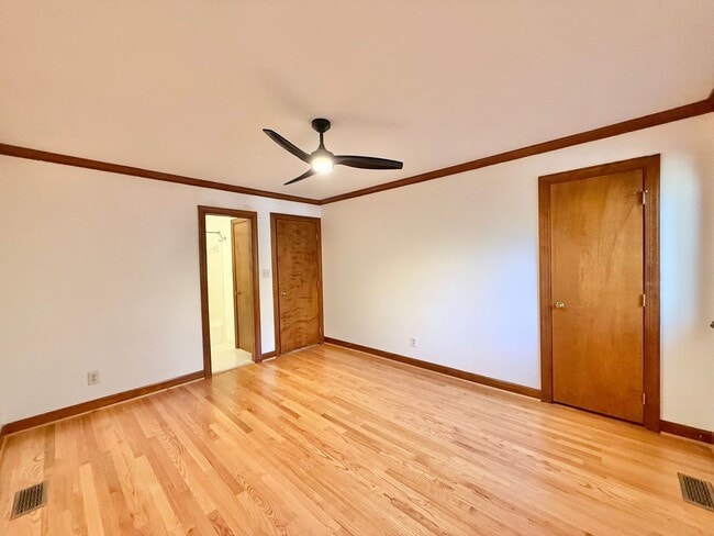 Building Photo - Charming 3BD, 2BA North Raleigh Home in Pr...