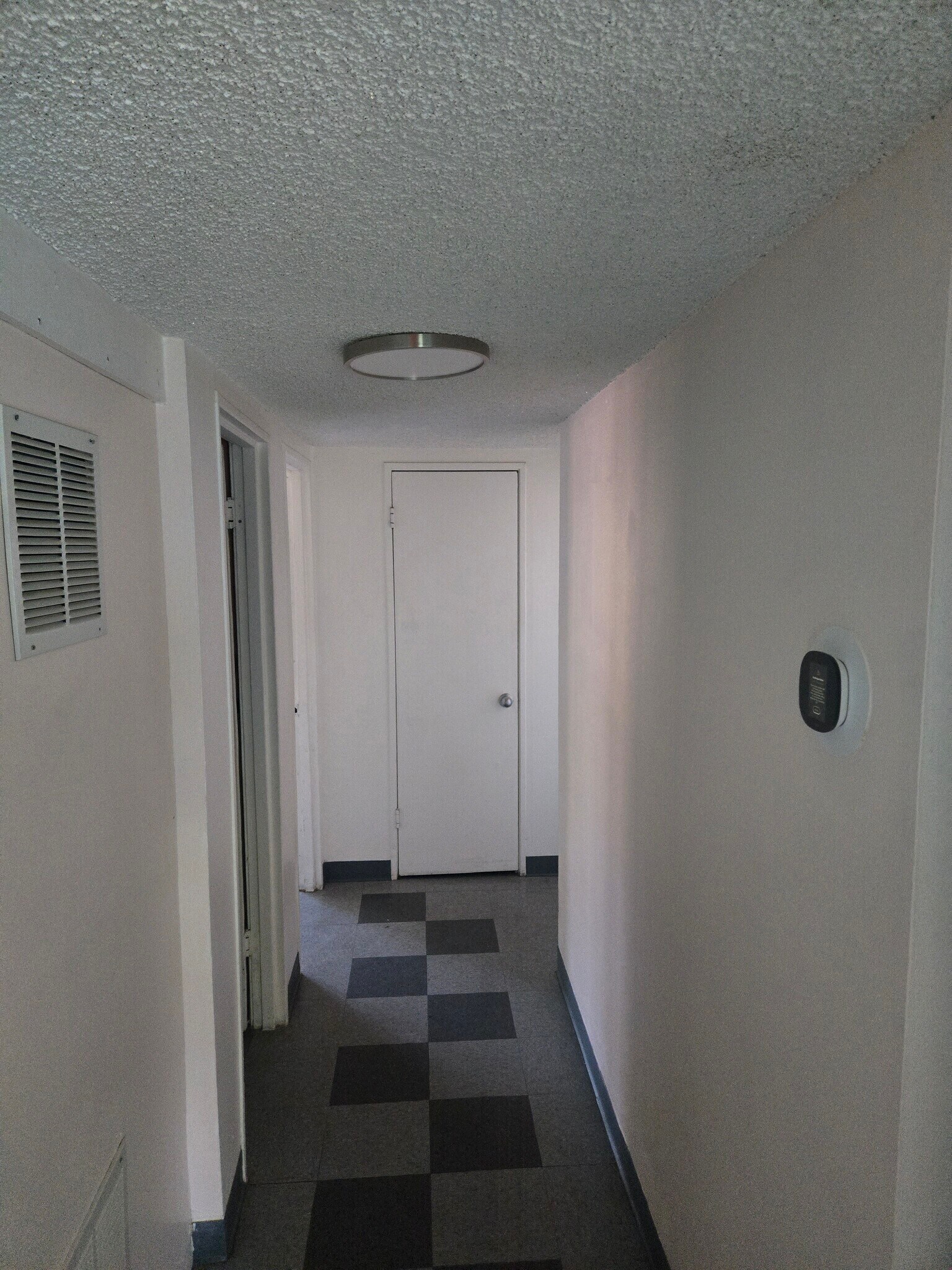 Building Photo - 1305 Phillips Ave