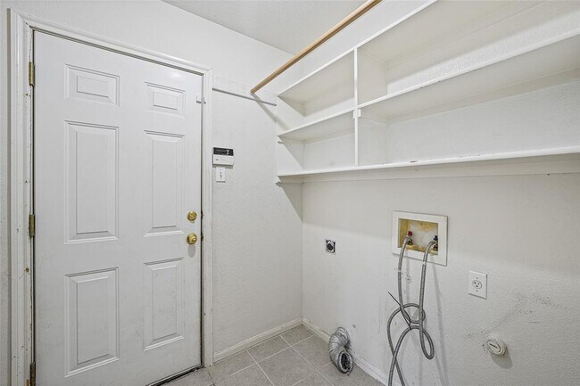 Building Photo - 1804 Montana Sky Dr
