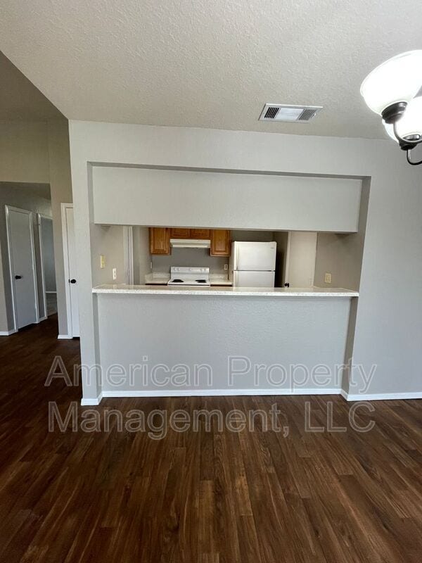 Building Photo - 13120 E 44th St